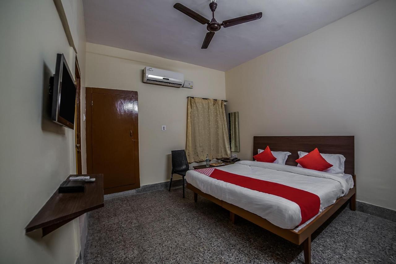 Oyo 13374 Vididhi Hotel Visakhapatnam Ngoại thất bức ảnh